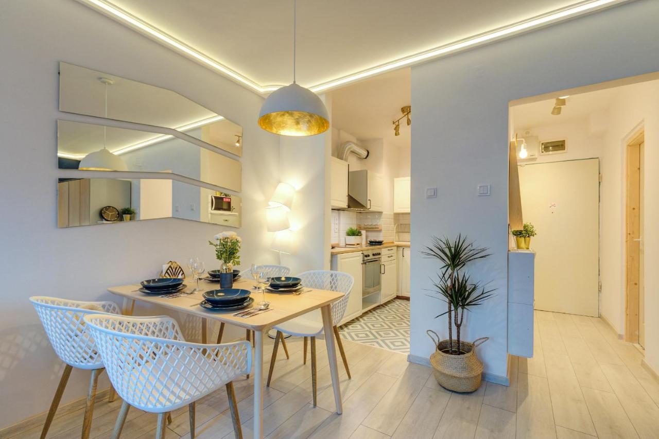 D.Five Gozsdu Garden Studio Apartment บูดาเปสต์ ภายนอก รูปภาพ